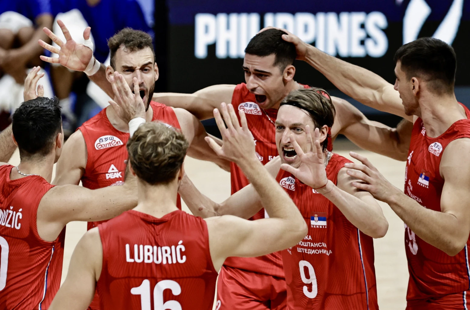 Notícia sensacional — Sérvia supera o Brasil e avança para as oitavas de final da Copa do Mundo!