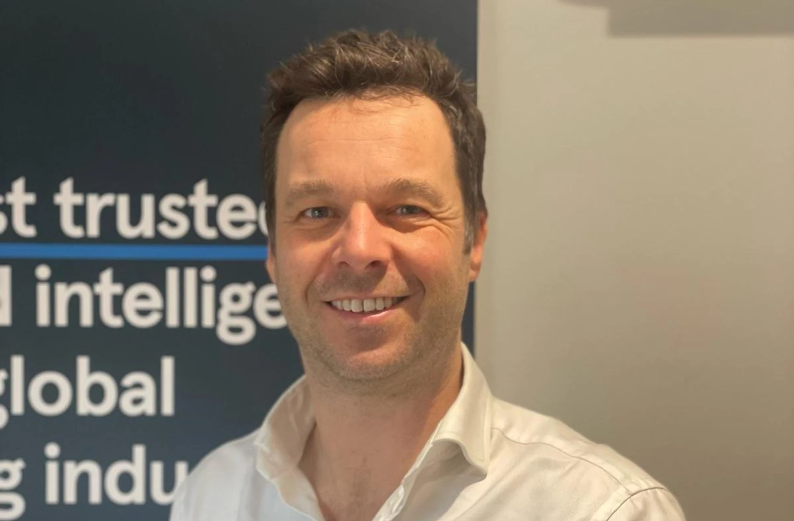 Analista alerta que mercado ilegal “superestimado” no Brasil está motivando novas restrições.