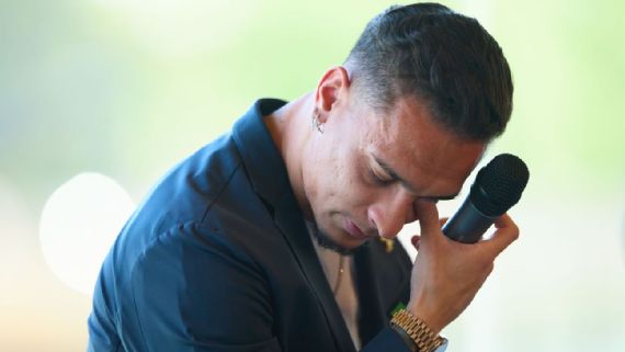 Antony às lágrimas: ‘Muito difícil’ estar no Manchester United antes de ir para o Betis