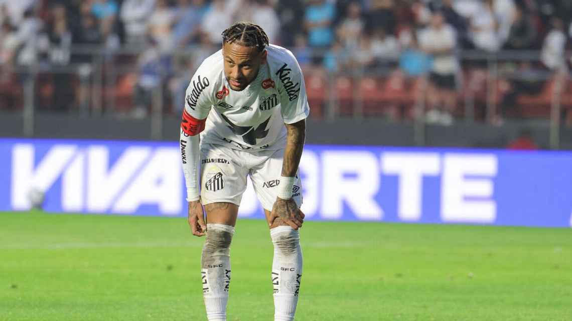 Neymar nega que lesão foi o motivo de sua ausência na seleção brasileira.